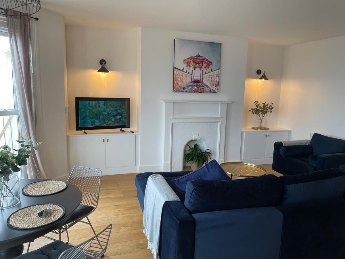 Seaview Flat With Balcony, Spacious 2 Bedroom 沃辛 外观 照片