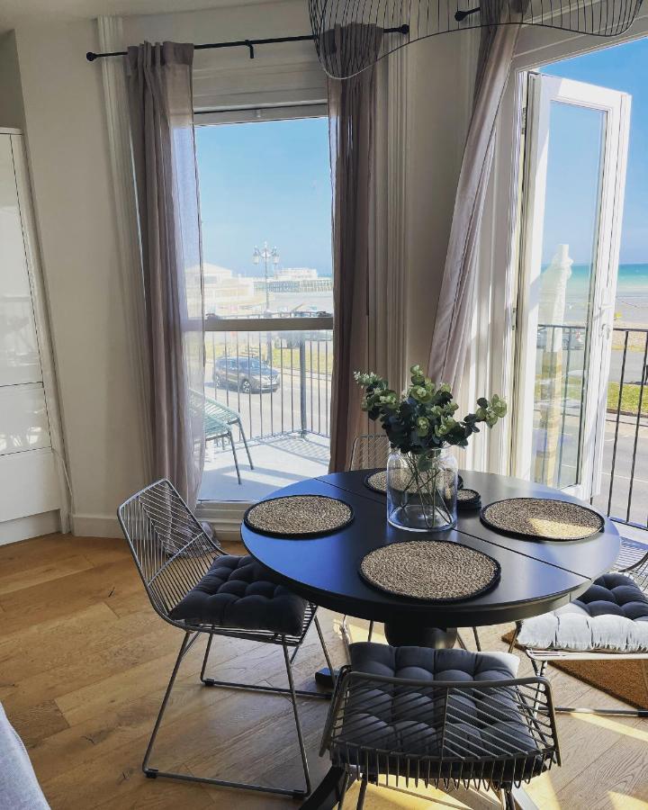 Seaview Flat With Balcony, Spacious 2 Bedroom 沃辛 外观 照片
